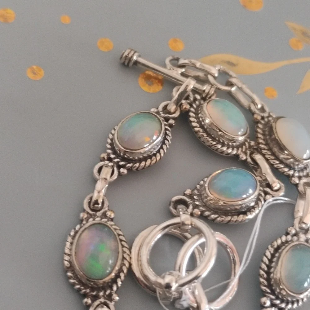 Welo Opal Bracelet - Picture 2 of 6